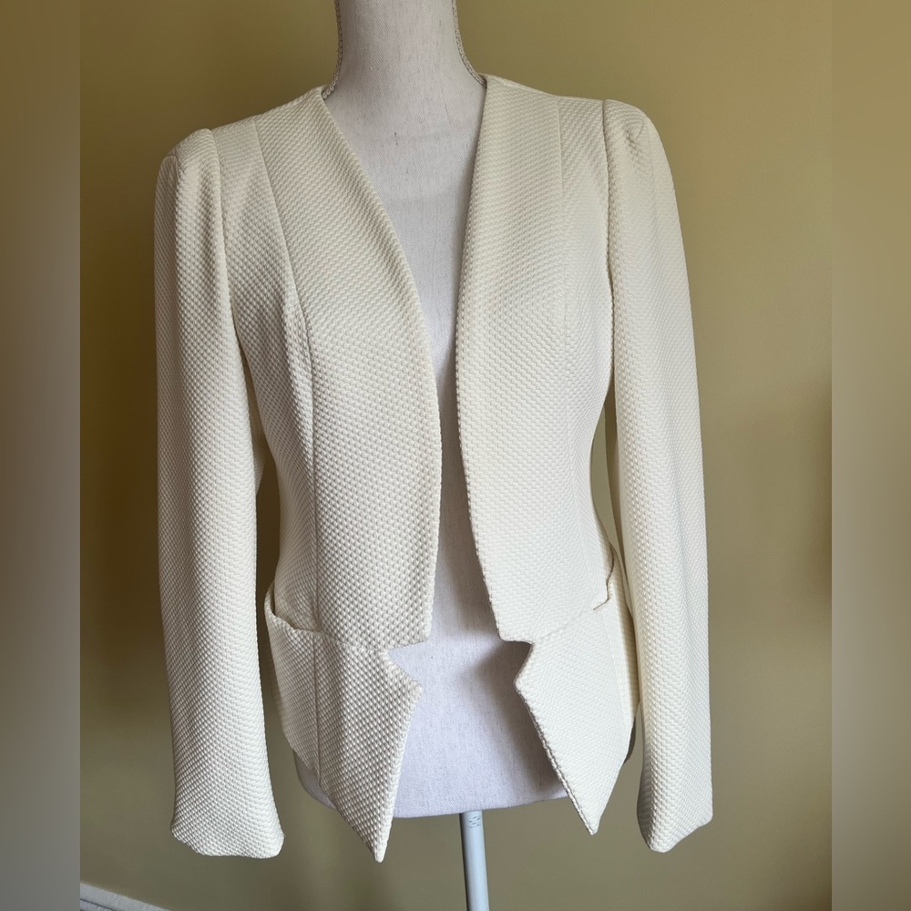 Elegant Cream Women's Blazer